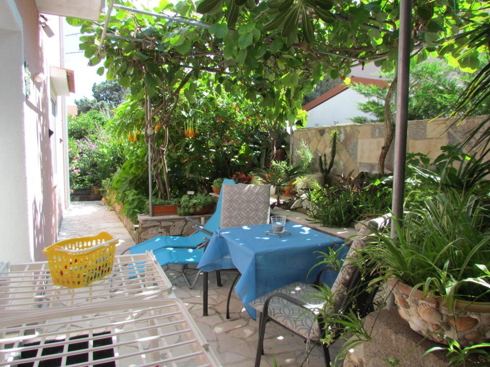 Apartments Bura & Jugo, Cres, Without Stress Exterior photo