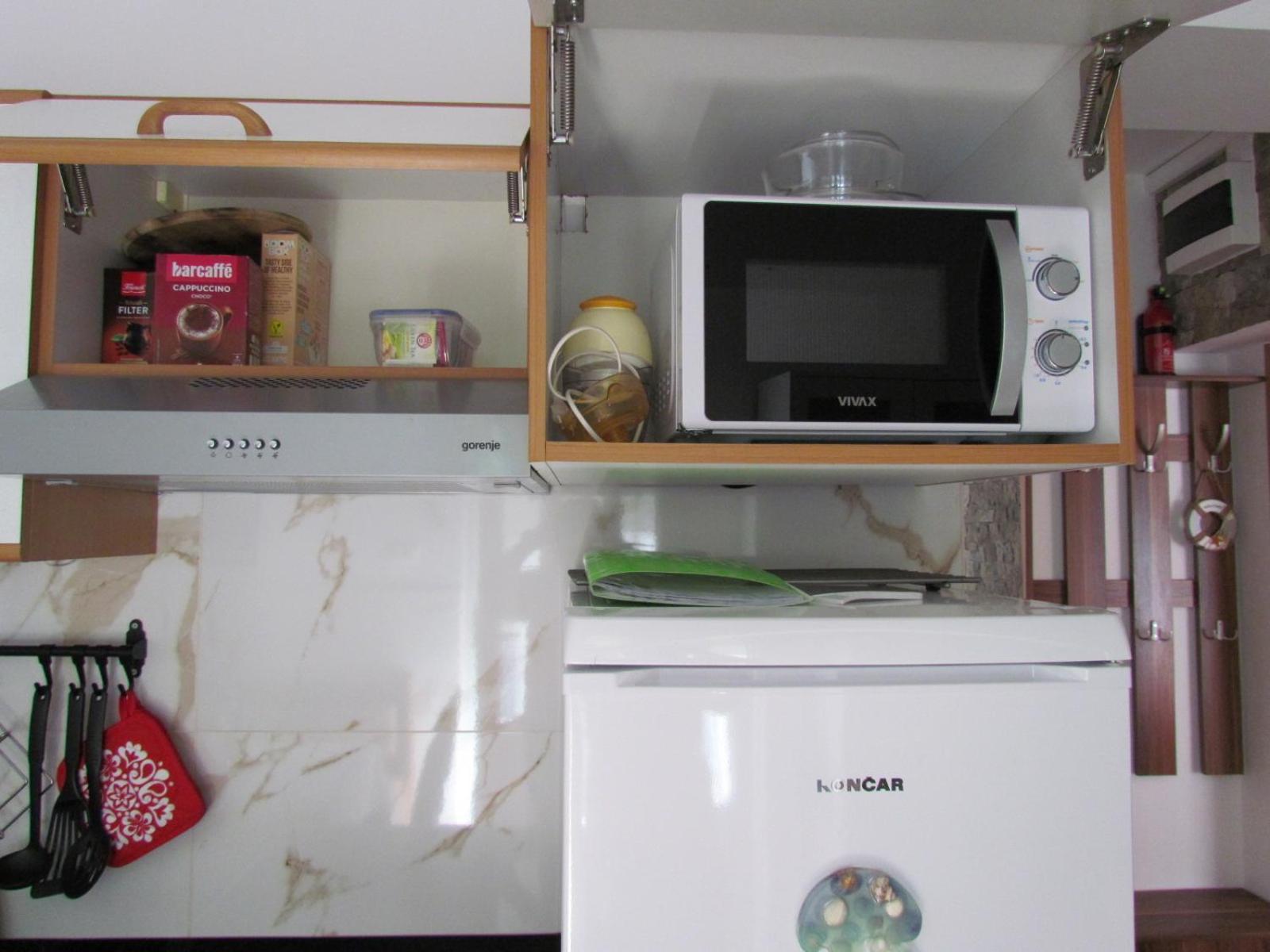Apartments Bura & Jugo, Cres, Without Stress Exterior photo