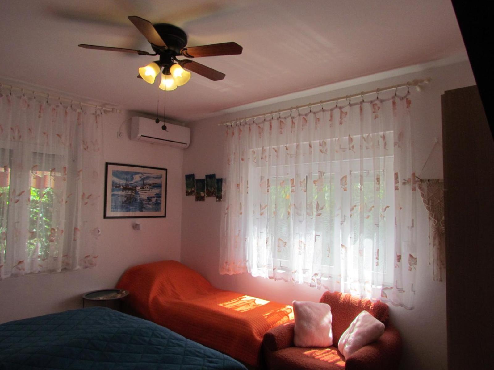 Apartments Bura & Jugo, Cres, Without Stress Exterior photo