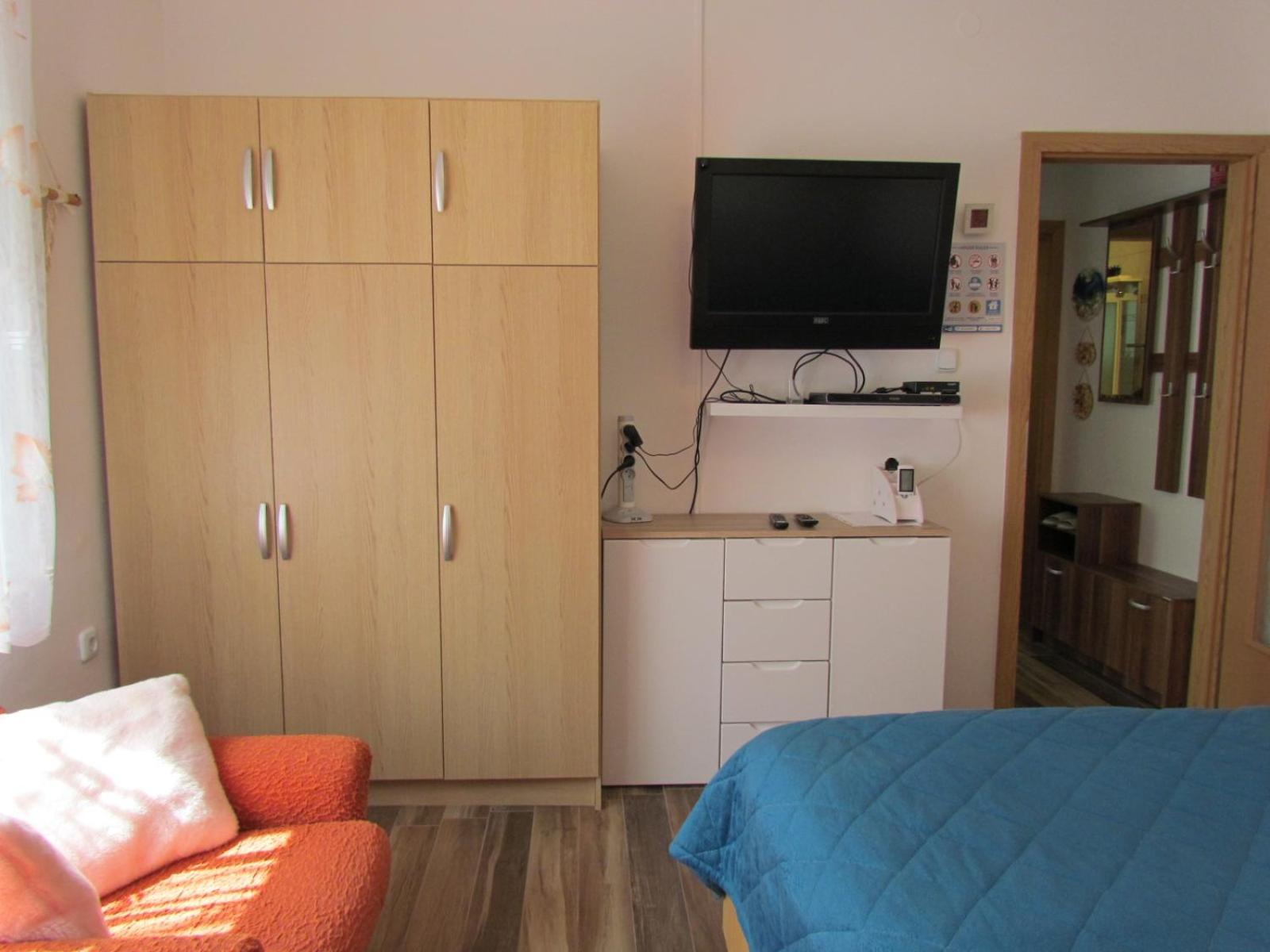 Apartments Bura & Jugo, Cres, Without Stress Exterior photo